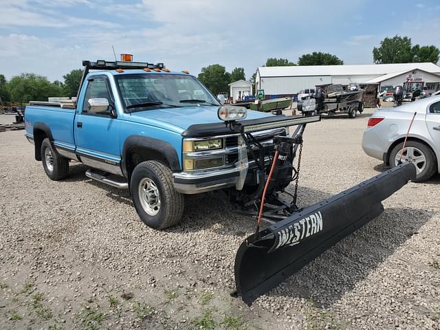 Image of Chevrolet 3500 equipment image 1