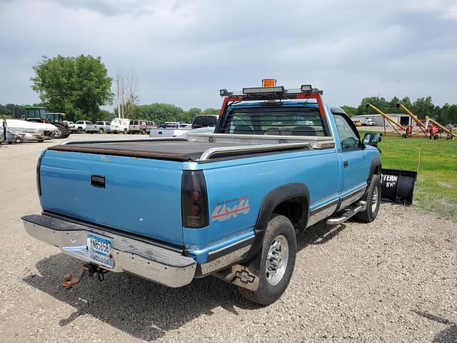 Image of Chevrolet 3500 equipment image 2