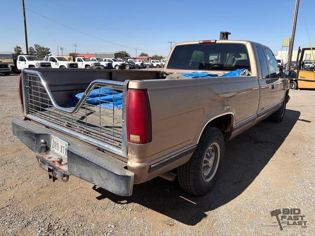 Image of Chevrolet 2500 equipment image 4