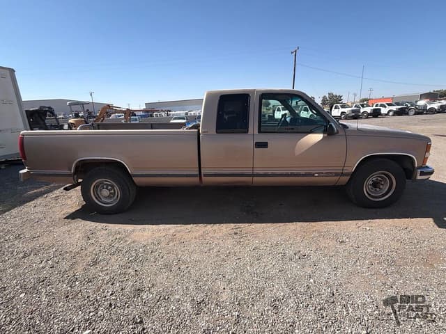 Image of Chevrolet 2500 equipment image 3