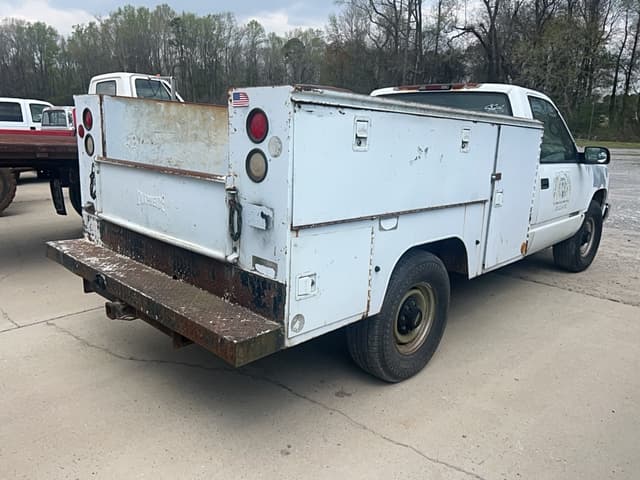 Image of Chevrolet 2500 equipment image 3