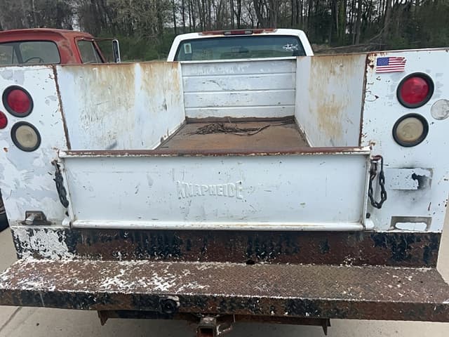 Image of Chevrolet 2500 equipment image 4