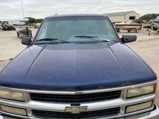 Image of Chevrolet 1500 equipment image 3