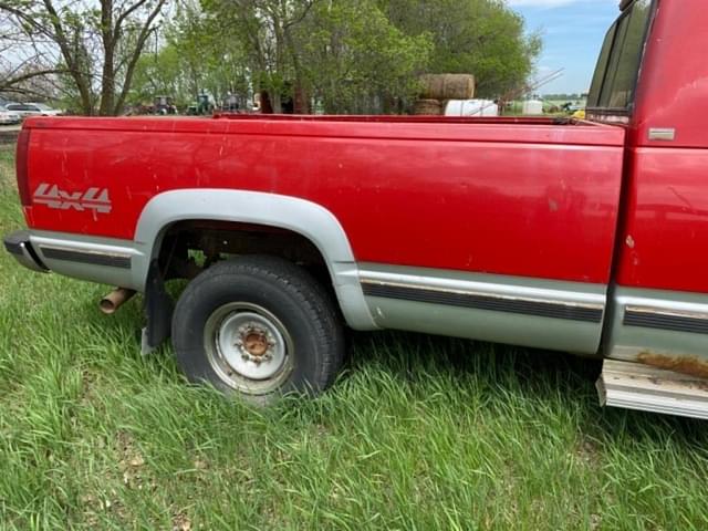 Image of Chevrolet 2500 equipment image 4