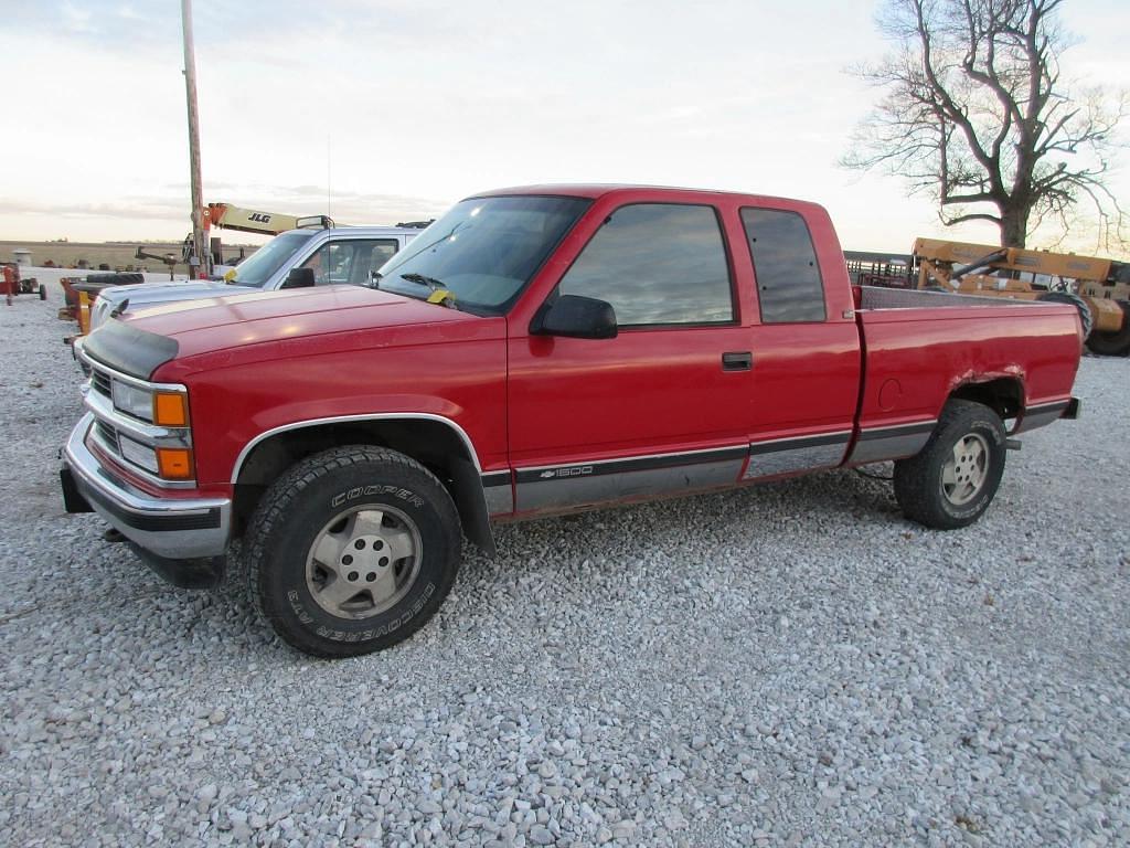 Image of Chevrolet Silverado Primary image