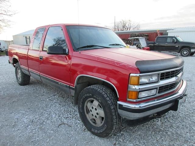 Image of Chevrolet Silverado equipment image 2