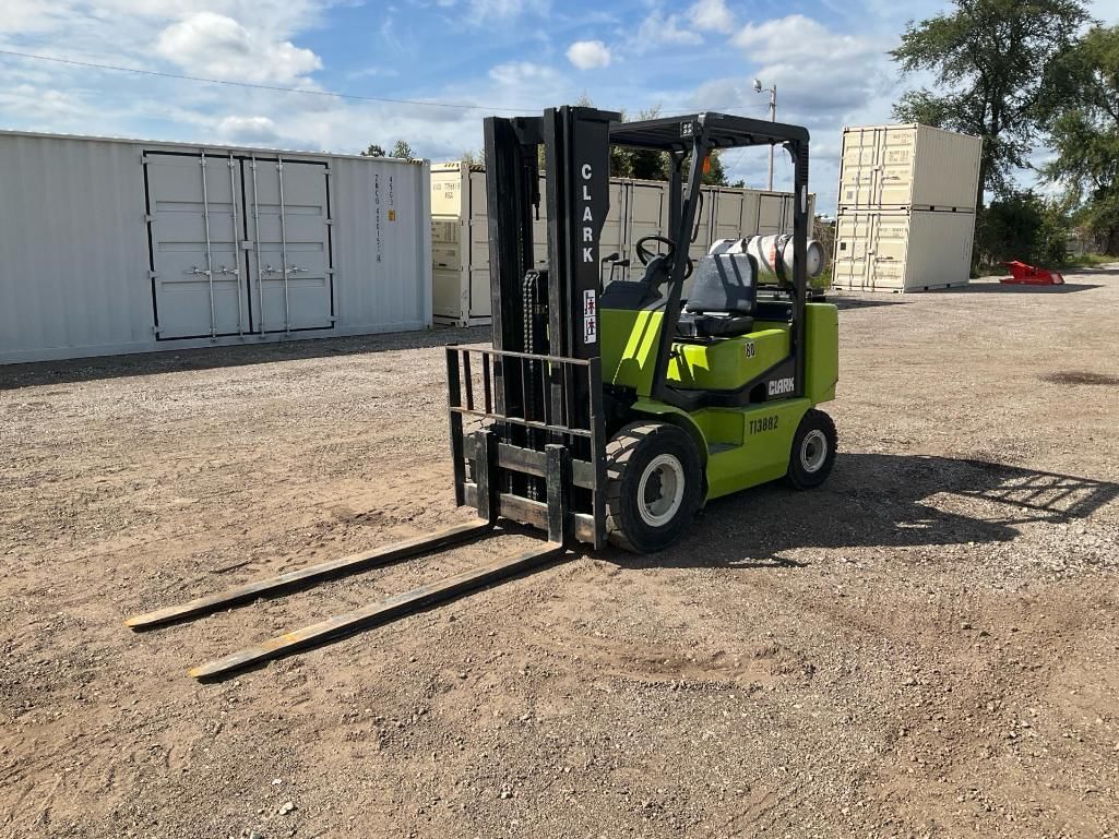 1995 Clark CGP25 Equipment Image0