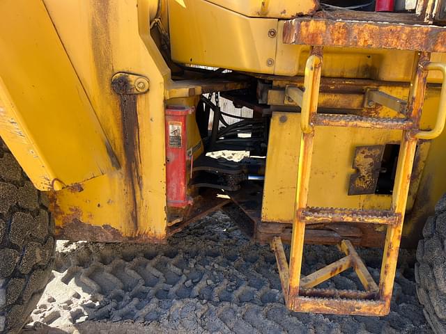 Image of John Deere 544G equipment image 4
