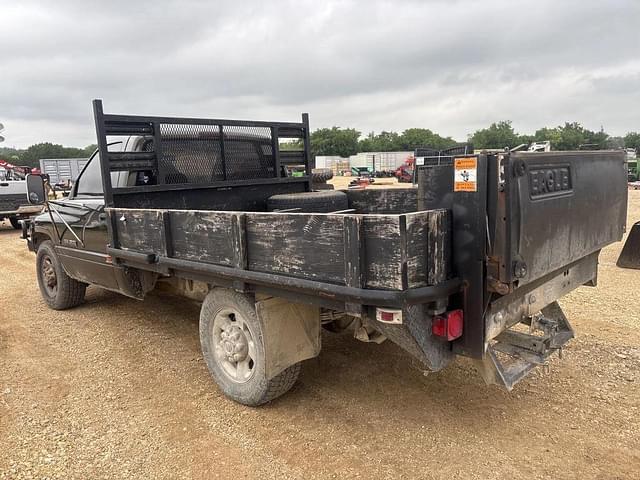 Image of Dodge Ram 2500 equipment image 2