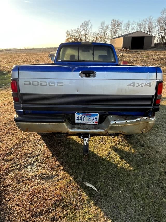 Image of Dodge Ram 2500 equipment image 3