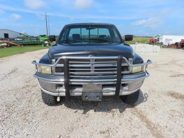 Image of Dodge Ram 2500 equipment image 2