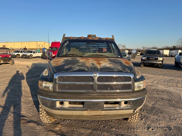 Image of Dodge Ram 3500 equipment image 2