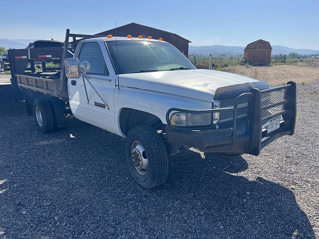 Image of Dodge Ram 3500 equipment image 2