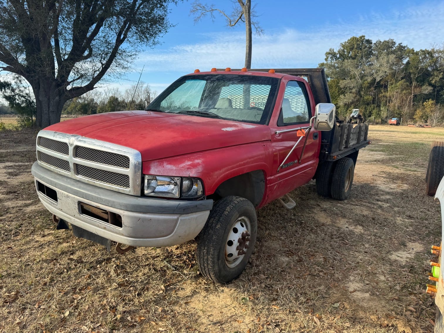 1995 Dodge Ram 3500 Equipment Image0