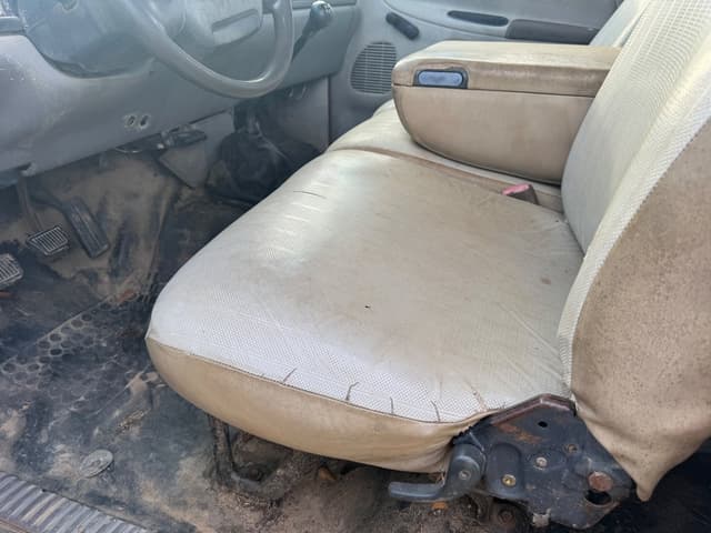 Image of Dodge Ram 3500 equipment image 4