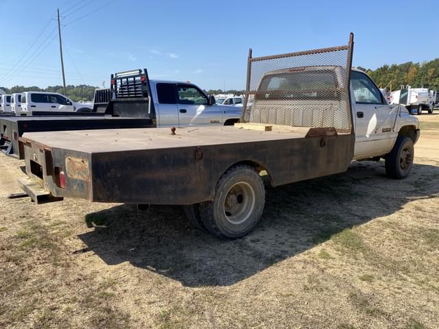 Image of Dodge Ram 3500 equipment image 2