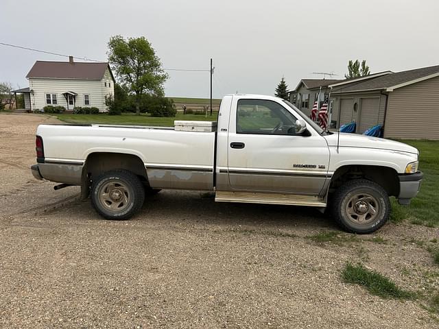 Image of Dodge Ram 1500 equipment image 3