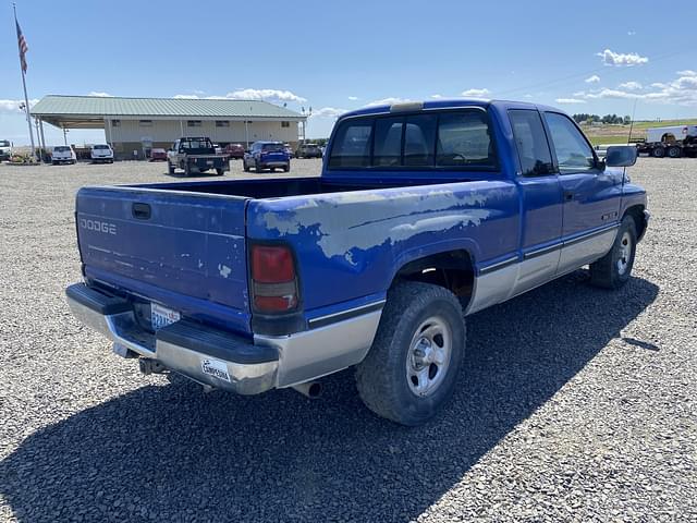 Image of Dodge Ram 1500 equipment image 4