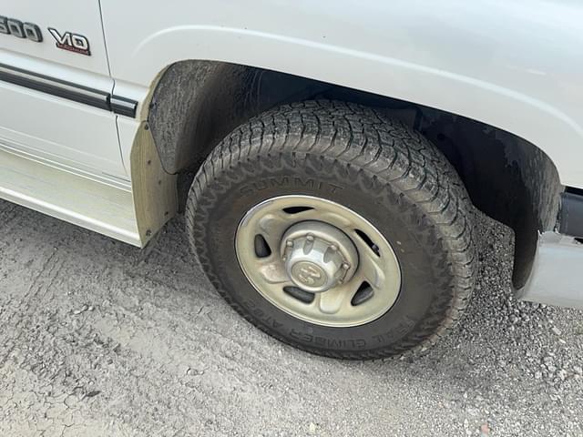 Image of Dodge Ram 2500 equipment image 3