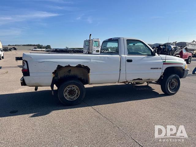 Image of Dodge Ram 2500 equipment image 4