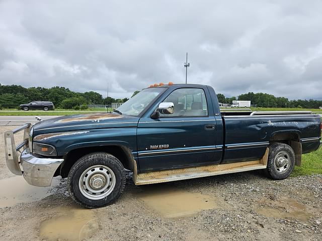 Image of Dodge Ram 2500 equipment image 3