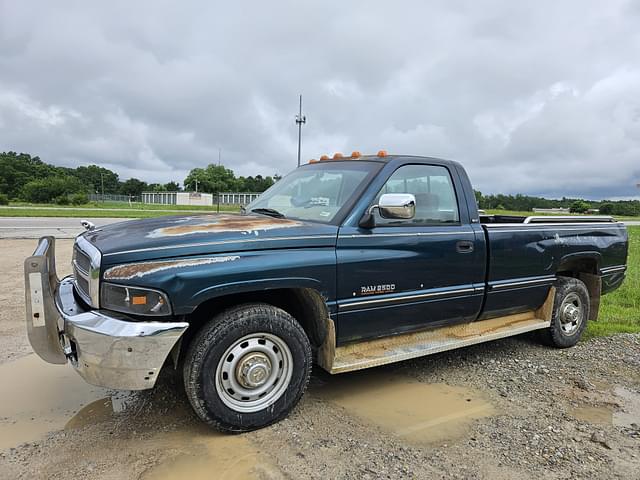 Image of Dodge Ram 2500 equipment image 2