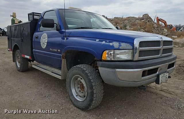 Image of Dodge Ram 2500 equipment image 2