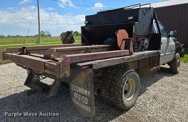 Image of Dodge Ram 3500 equipment image 4
