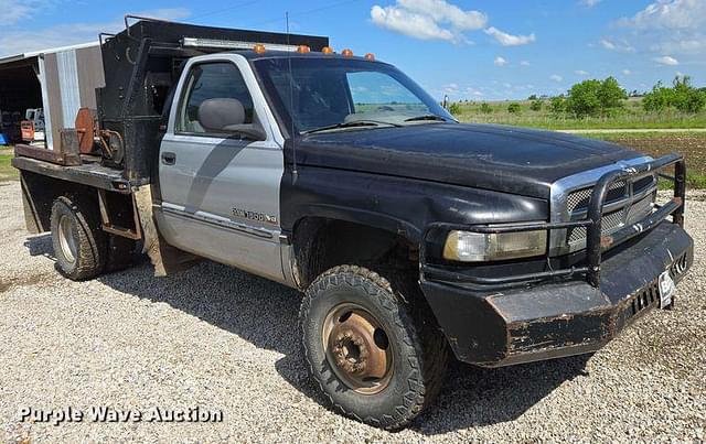Image of Dodge Ram 3500 equipment image 2