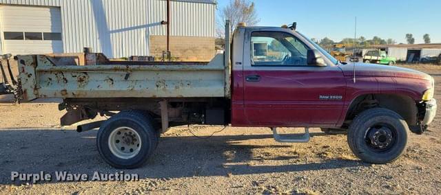 Image of Dodge Ram 3500 equipment image 3