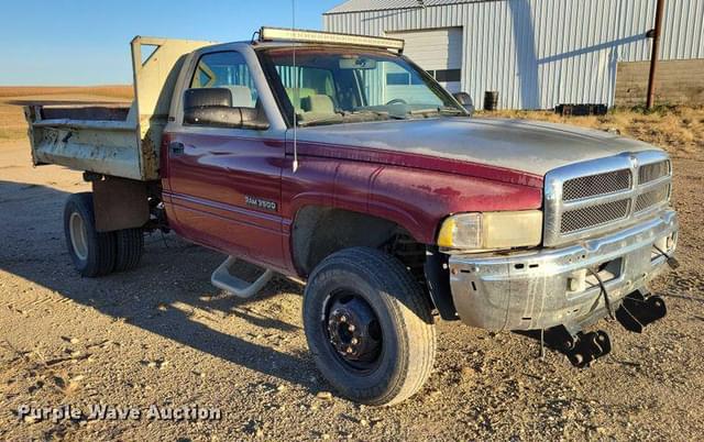 Image of Dodge Ram 3500 equipment image 2