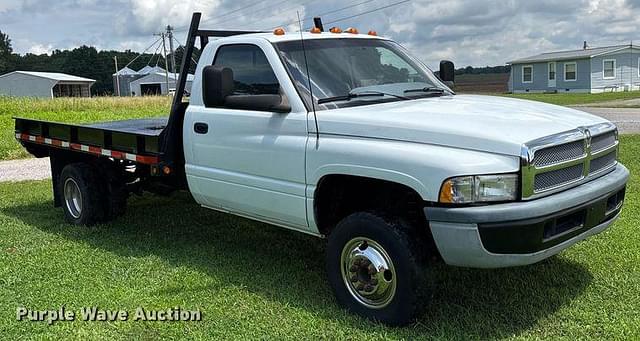 Image of Dodge Ram 3500 equipment image 2