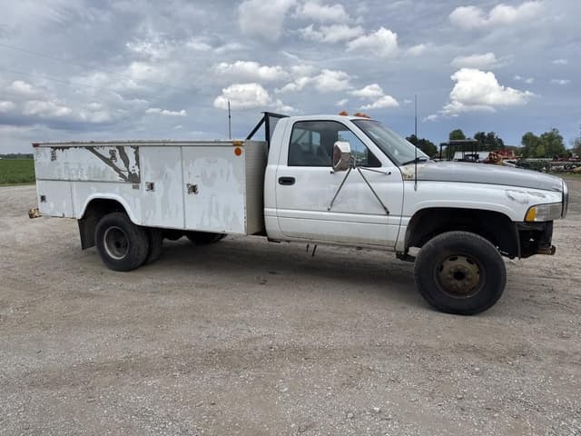 Image of Dodge Ram 3500 equipment image 2