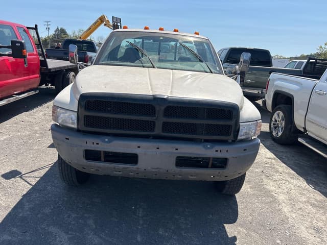 Image of Dodge Ram 3500 equipment image 2