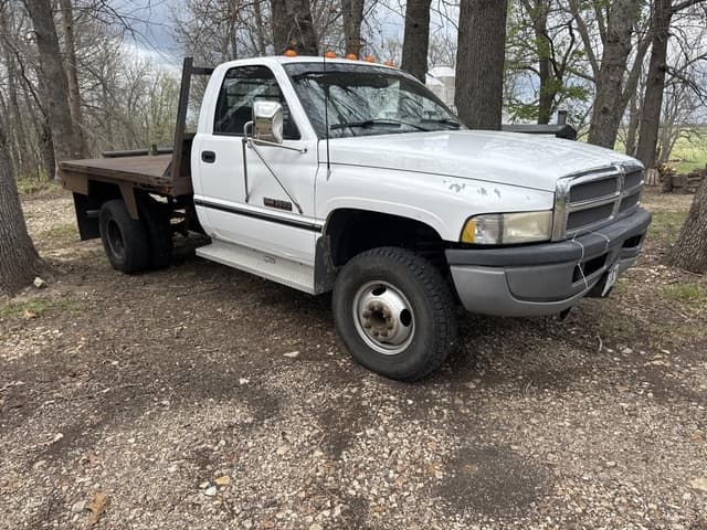 Image of Dodge Ram 3500 equipment image 3
