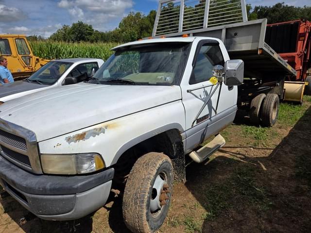 Image of Dodge Ram 3500 equipment image 2