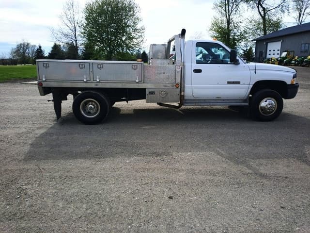 Image of Dodge Ram 3500 equipment image 2