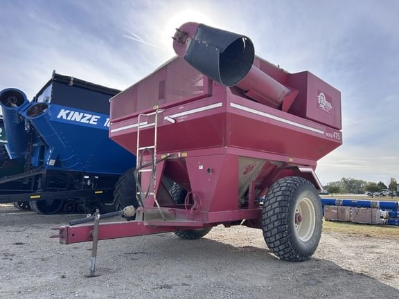 1995 E-Z Trail 475 Equipment Image0