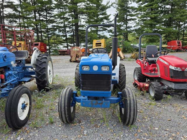Image of Ford 1320 equipment image 2