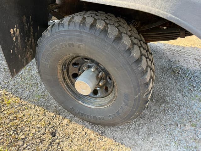 Image of Ford F-350 equipment image 4