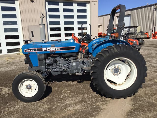 Image of Ford 3930 equipment image 3