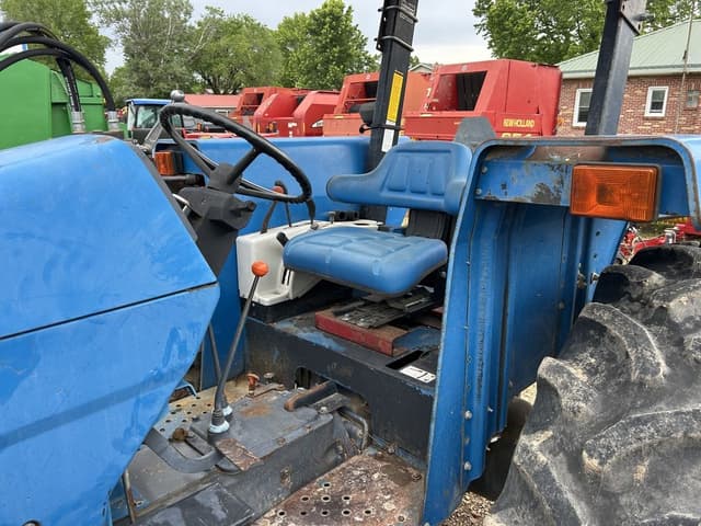 Image of Ford 5640 equipment image 3