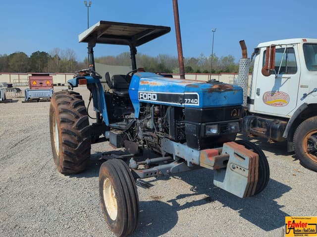 Image of Ford 7740 equipment image 1