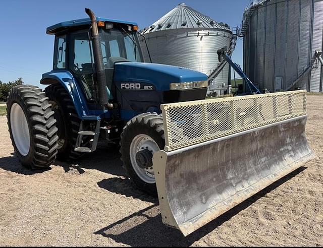 Image of New Holland 8870 equipment image 1