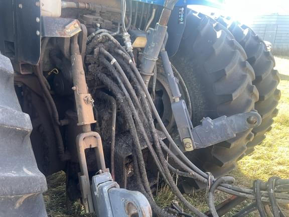 Image of New Holland 8970 equipment image 2