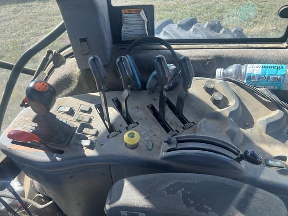 Image of New Holland 8970 equipment image 1