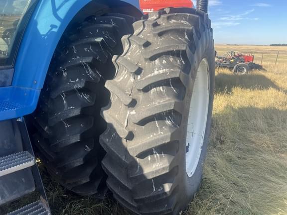Image of New Holland 8970 equipment image 4