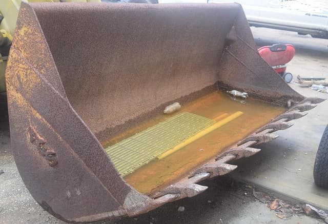 Image of Ford A64 equipment image 2