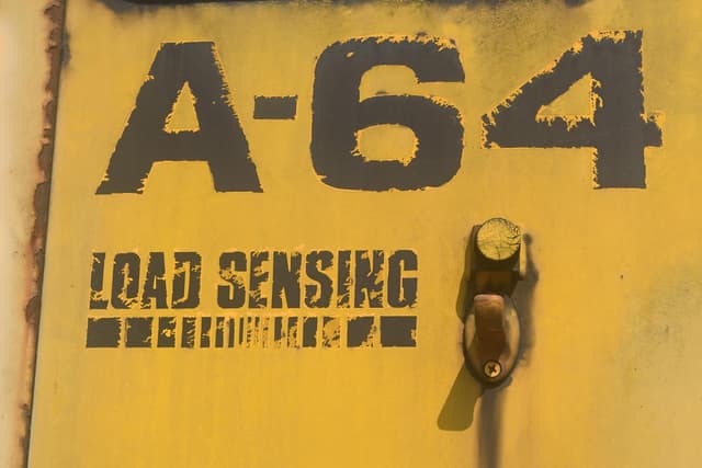 Image of Ford A64 equipment image 3