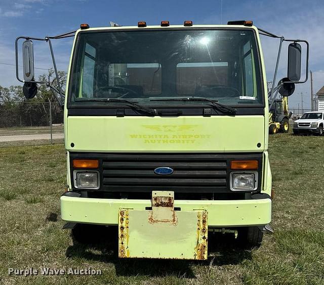 Image of Ford CF7000 equipment image 1